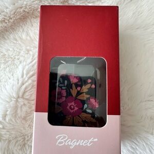 NIB! Bagnet Magnetic Purse Holder